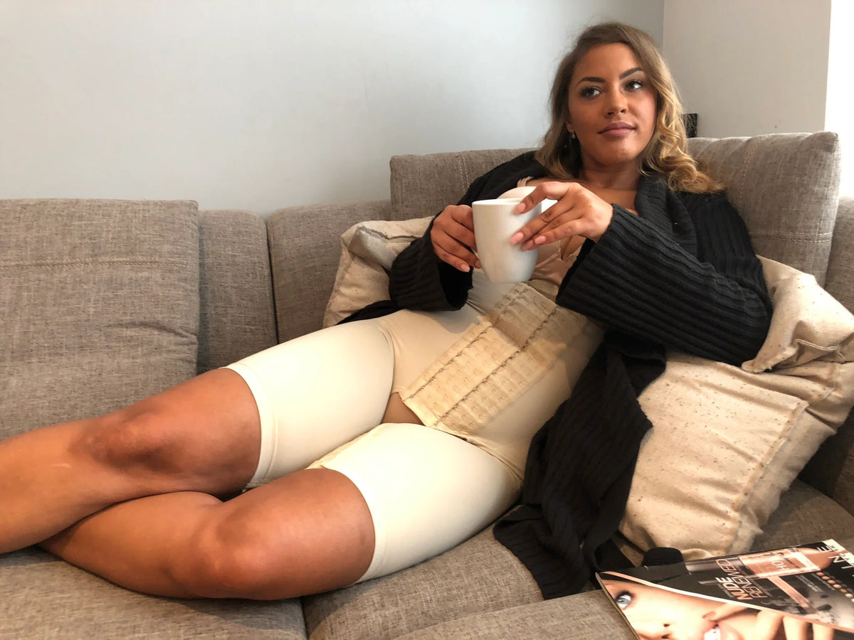 Vêtements compressifs post-opératoire (agrafes et oeillets)